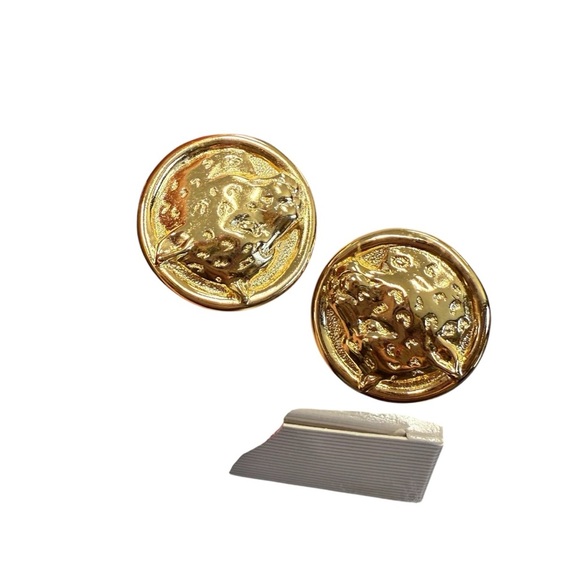Vintage Avon “Safari Style” Goldtone Loepard Coin  clip Earrings NIB 1989 - Picture 1 of 5